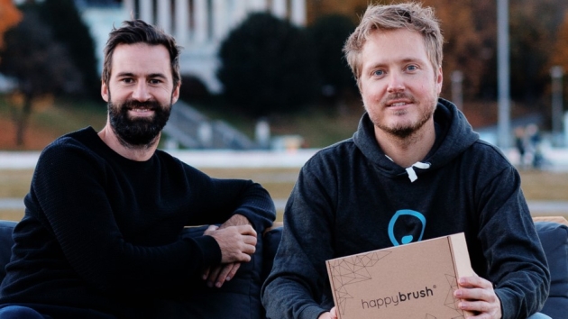 Florian Kiener (links) und Stefan Walter grndeten Happybrush 2016. Zuvor hatten sie beide fr den Konsumgterkonzern Procter & Gamble gearbeitet.